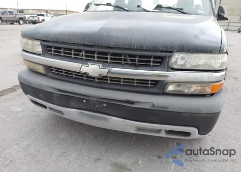 2000 Chevrolet Silverado 1500 z USA, uszkodzony, nr VIN 1GCEC14W8YE235570